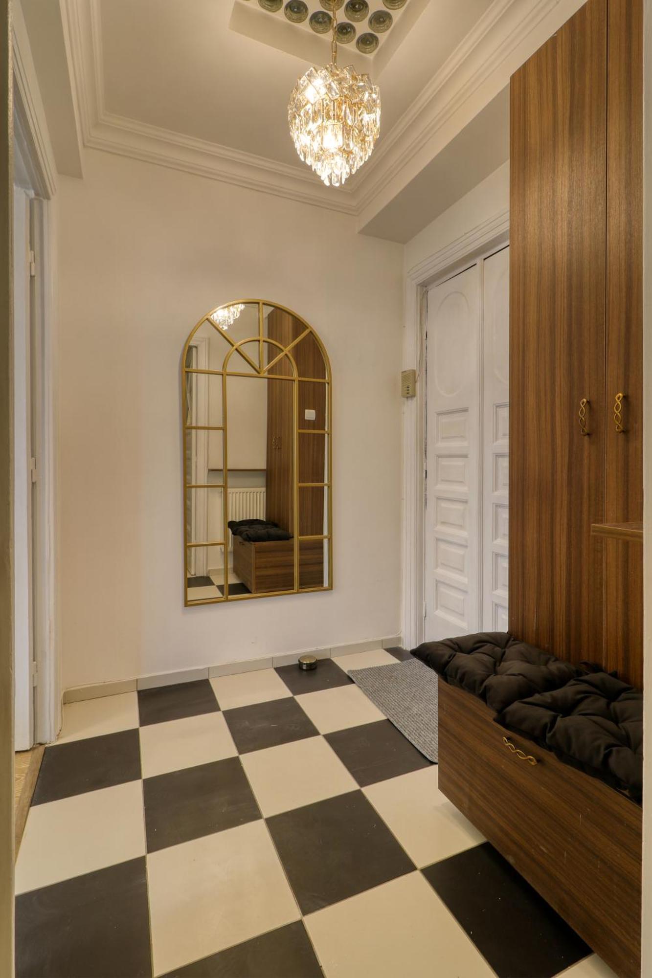 Neo-Classic Design Near Downtown Букурещ Екстериор снимка