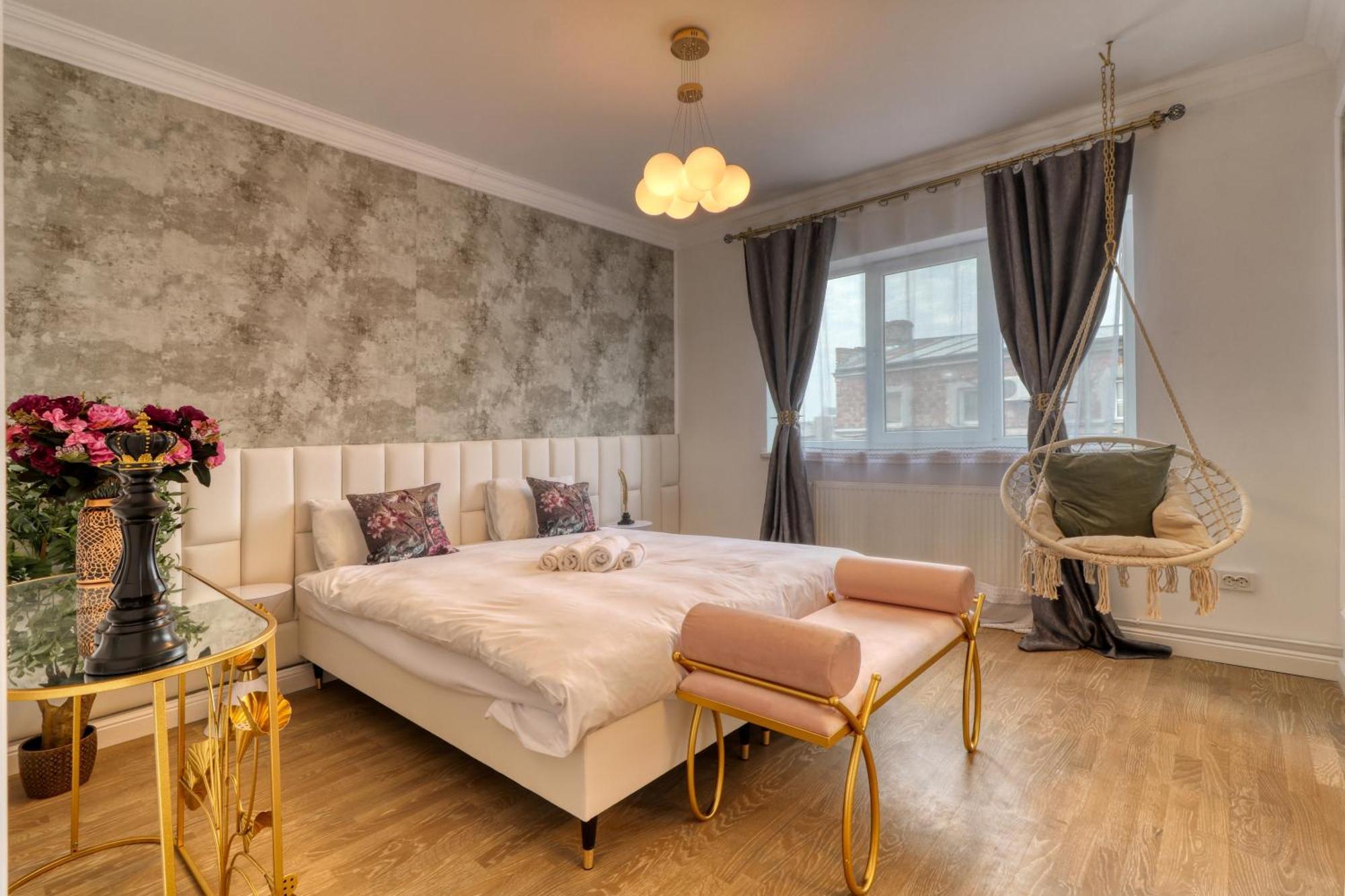 Neo-Classic Design Near Downtown Букурещ Екстериор снимка