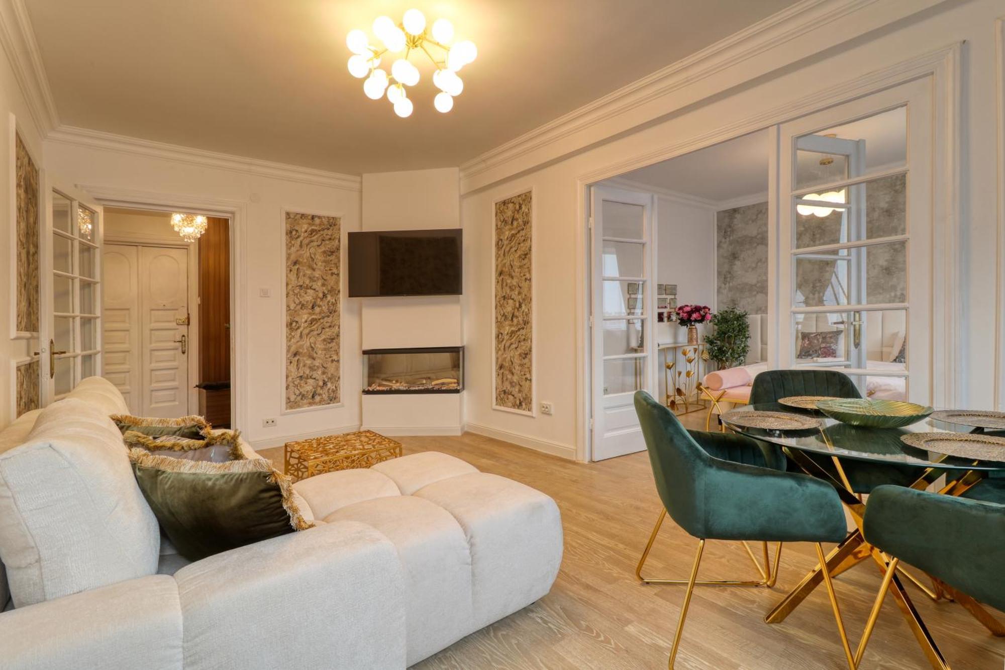 Neo-Classic Design Near Downtown Букурещ Екстериор снимка